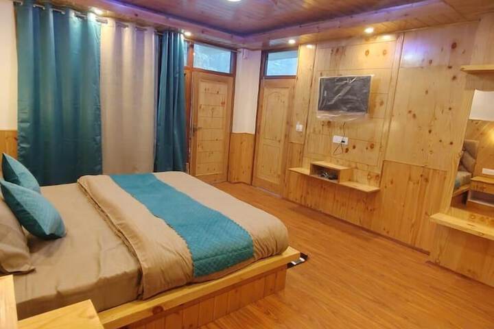 Room 16 of 36