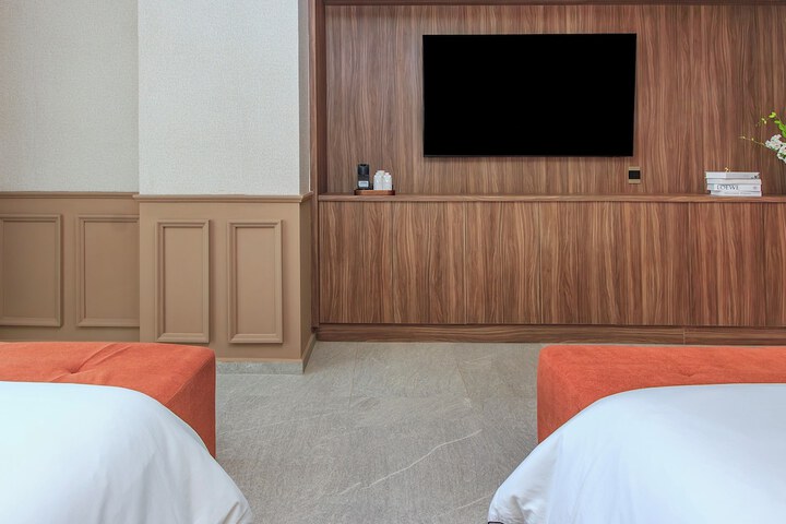 Room 16 of 49