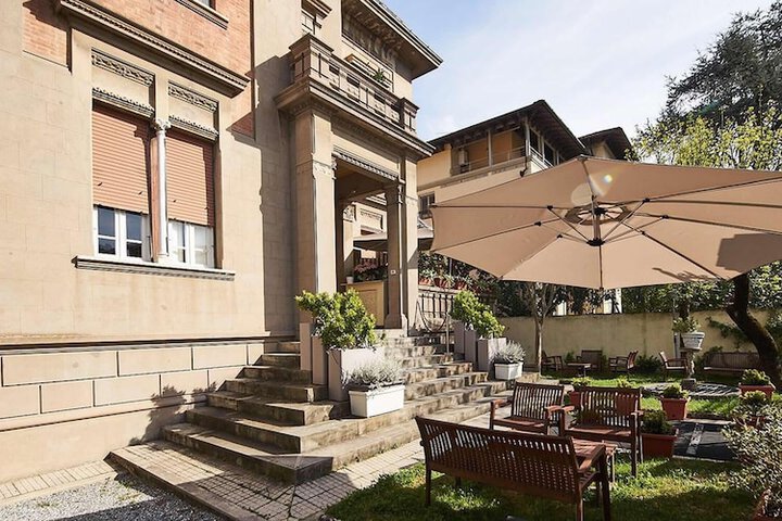Hotel Exterior 92 of 98