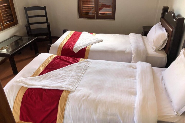 Room 4 of 28