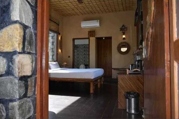 Room 2 of 35