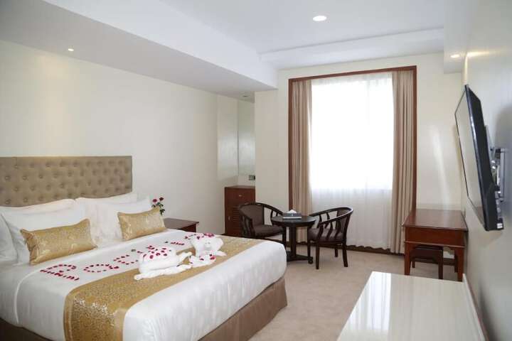 Room 17 of 32