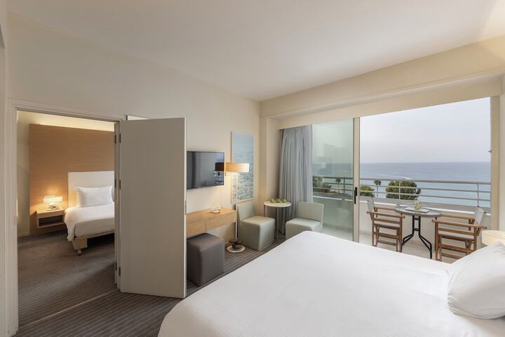 Room 48 of 109