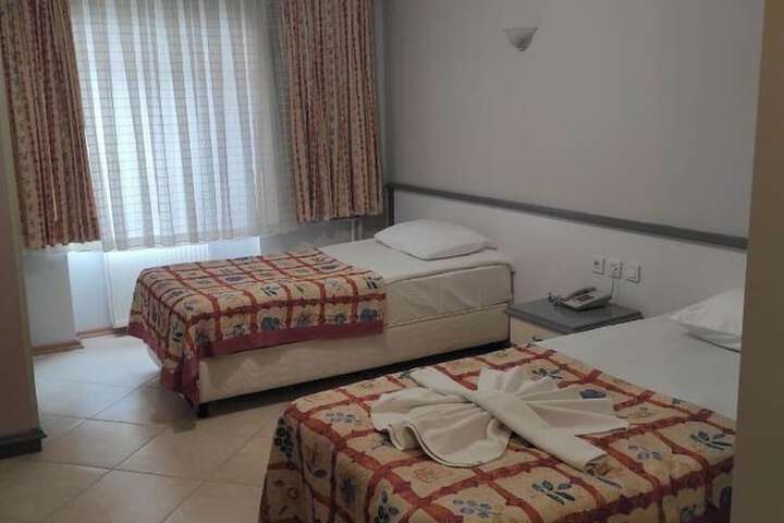 Room 6 of 19