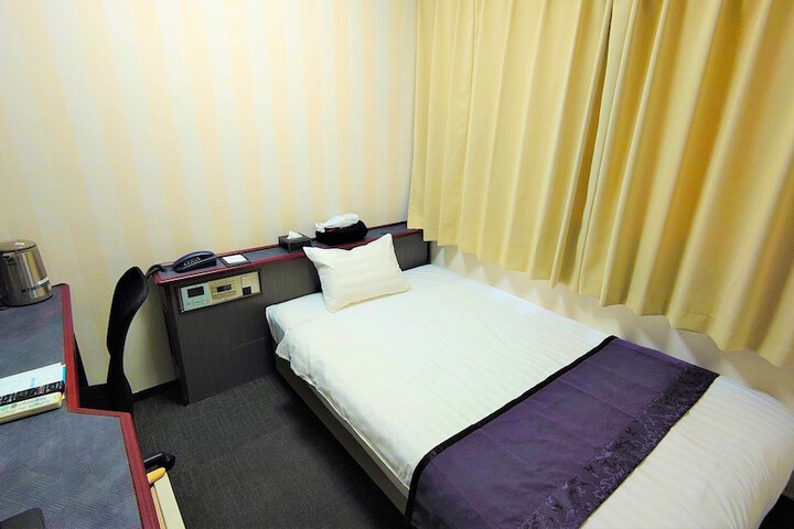 Room 25 of 120
