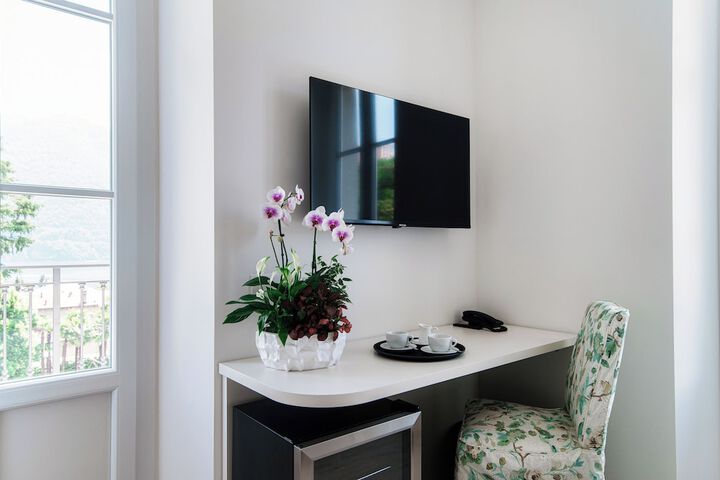 Room 25 of 193