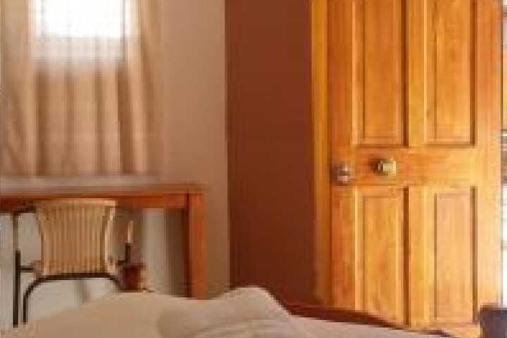 Room 10 of 26