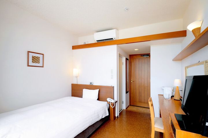 Room 12 of 84