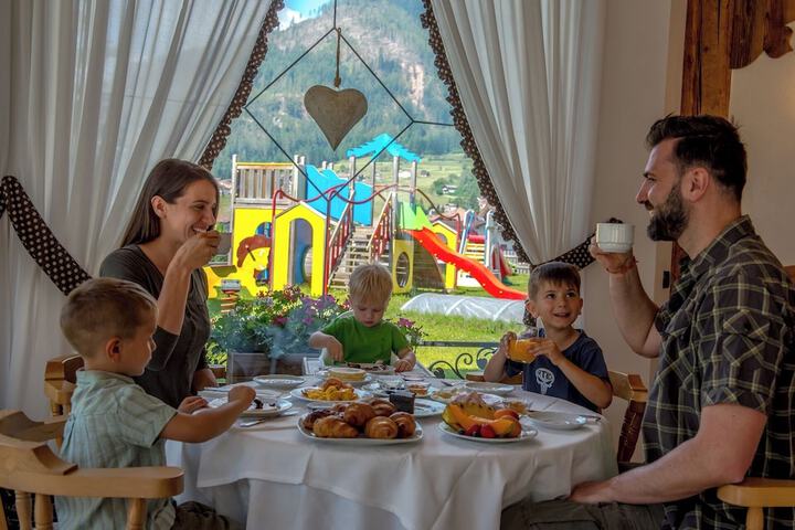 Dining 130 of 148