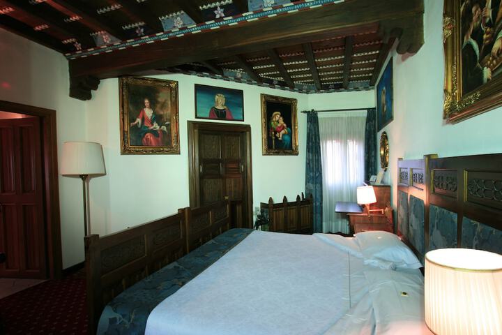 Room 5 of 41