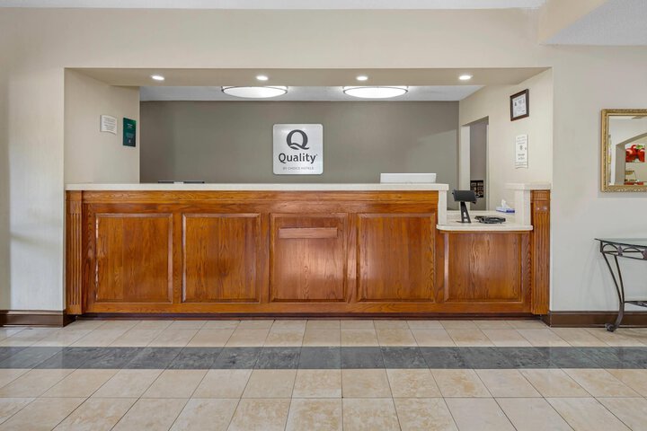 Entrance & Lobby