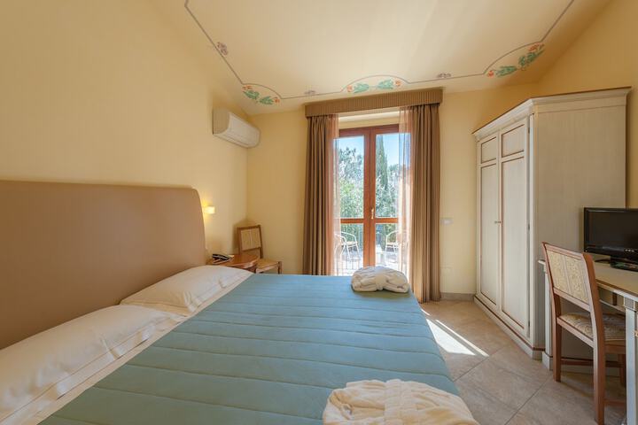 Room 7 of 41