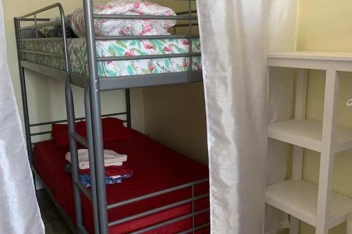 Room 10 of 38