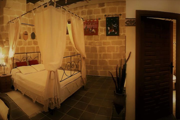 Room 29 of 77
