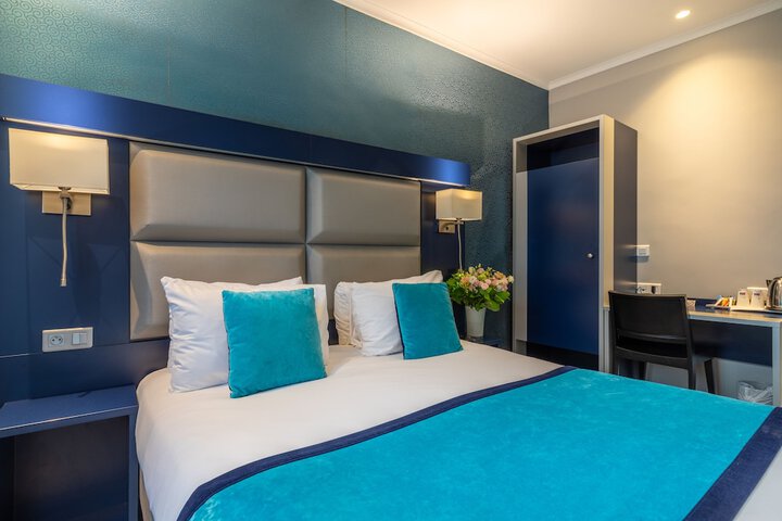 Room 42 of 118