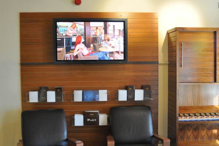 Guest Lobby