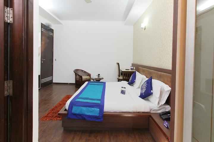 Room 9 of 23