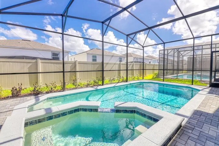 Pool 12 of 28
