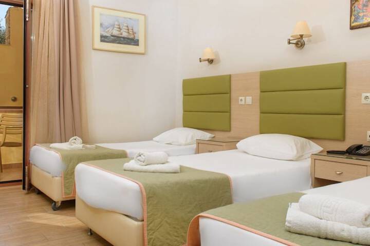 Room 6 of 26