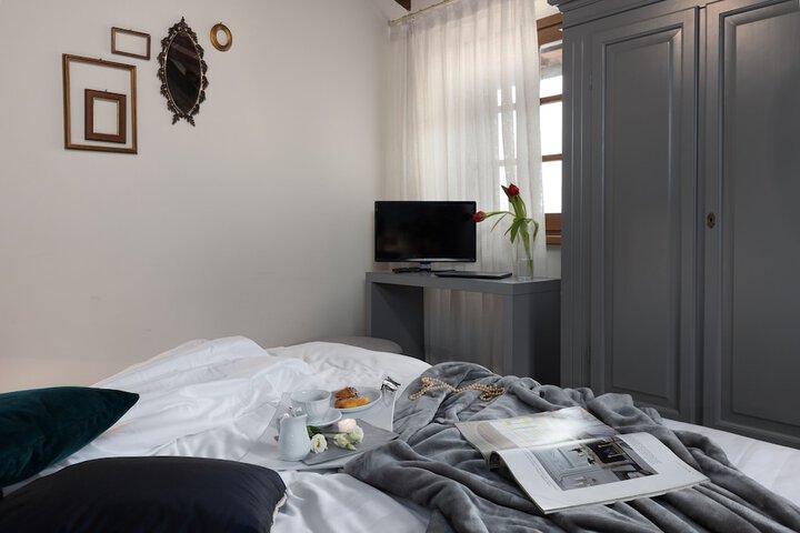 Room 18 of 49