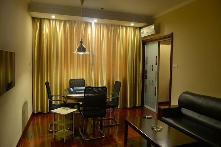 Room 13 of 23