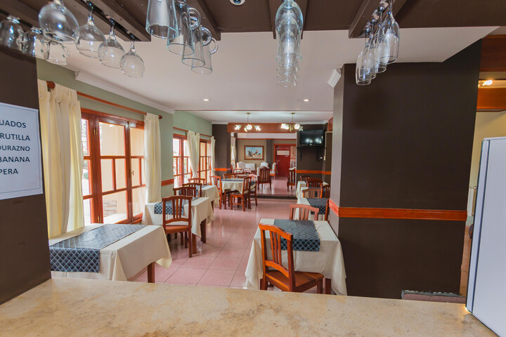 Lounge 56 of 78