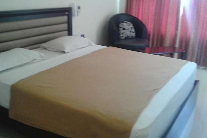 Room 14 of 38