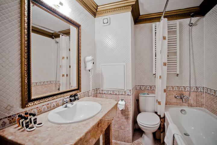 Clean Restrooms