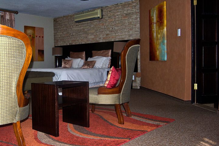 Room 13 of 33