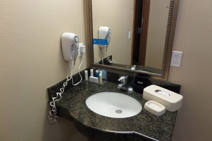 Bathroom sink