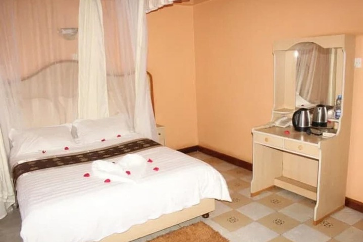 Room 9 of 27