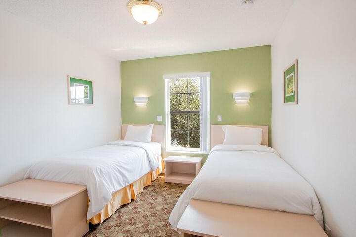 Room 4 of 69