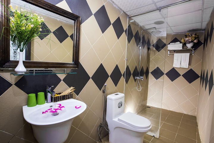 Room 10 of 22