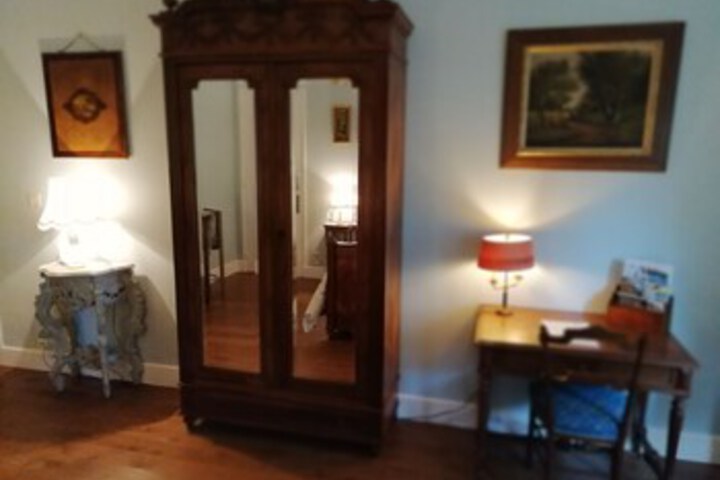 Room 83 of 106
