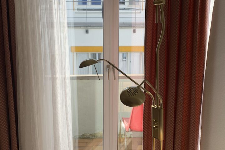 Room 7 of 11