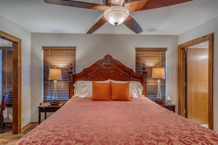 Room 12 of 65