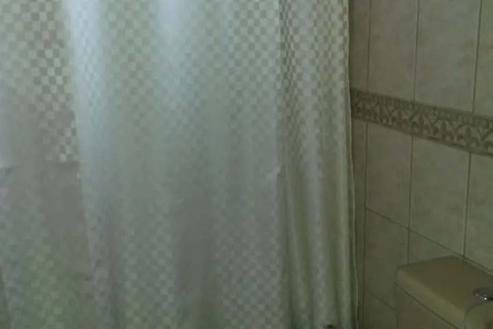 Room 9 of 27
