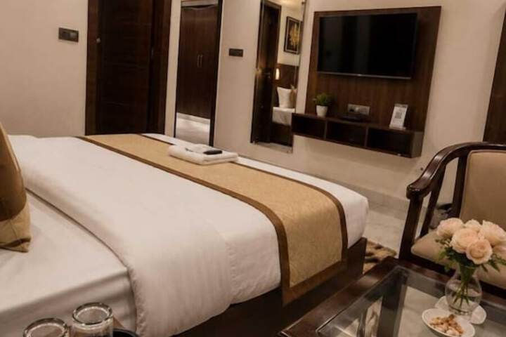 Room 7 of 14