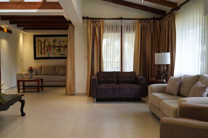Room 4 of 38