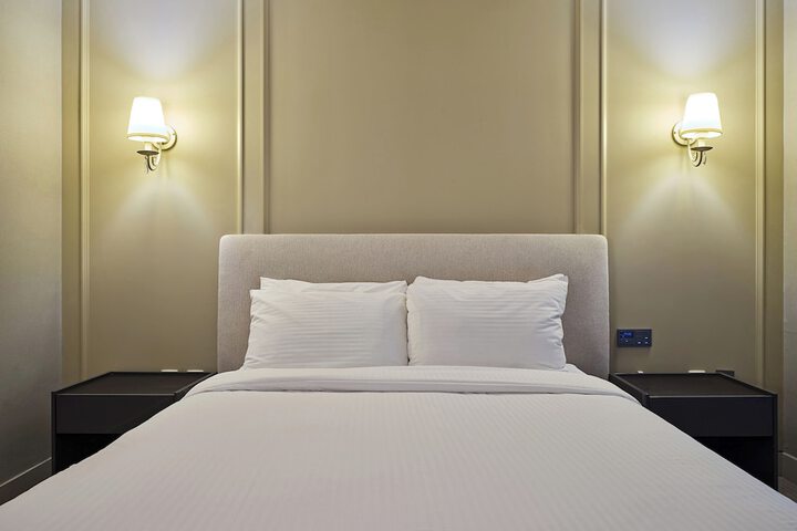 Room 15 of 48