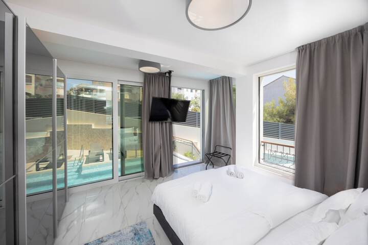 Room 20 of 169