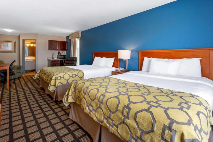 2 Queen Beds Efficiency (11 of 11)