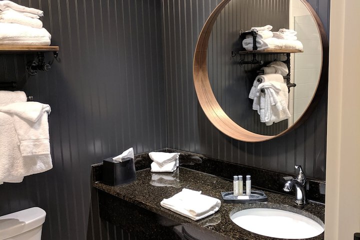 Bathroom sink