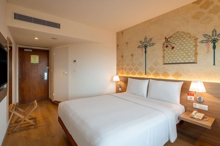 Room 15 of 52