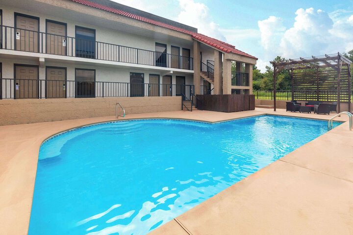 Pool Hotel
