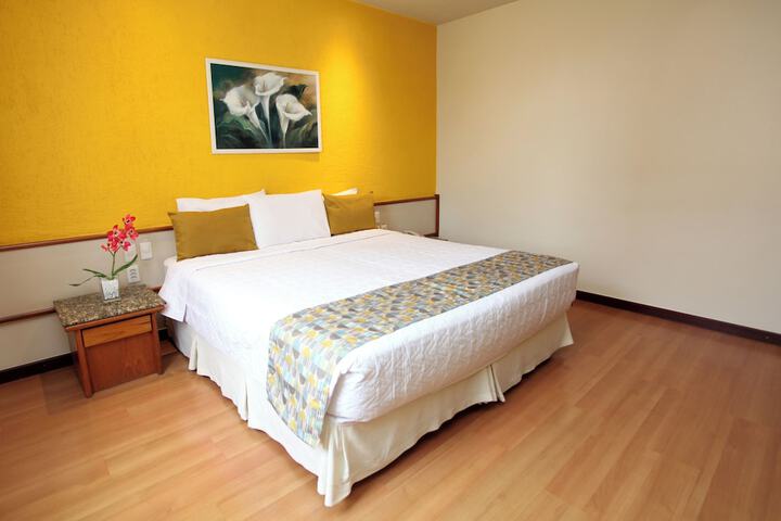 Room 32 of 90