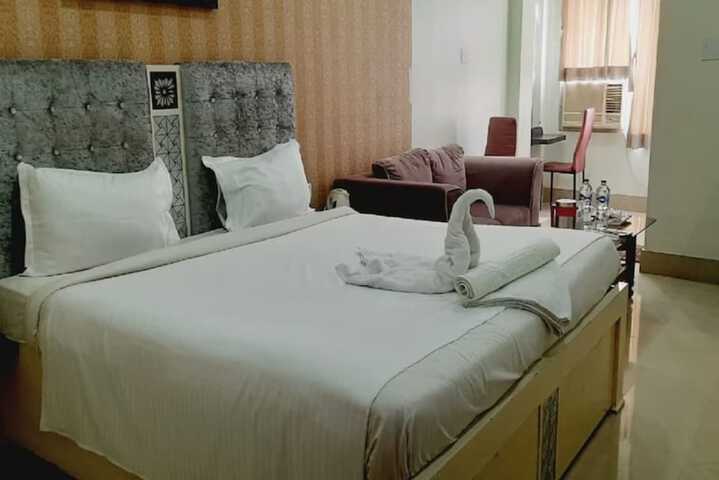 Room 11 of 23