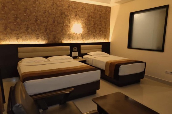 Room 24 of 43