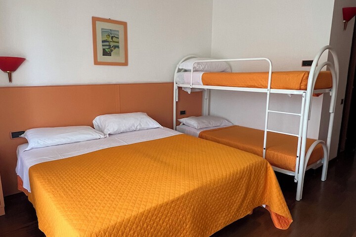 Room 13 of 50