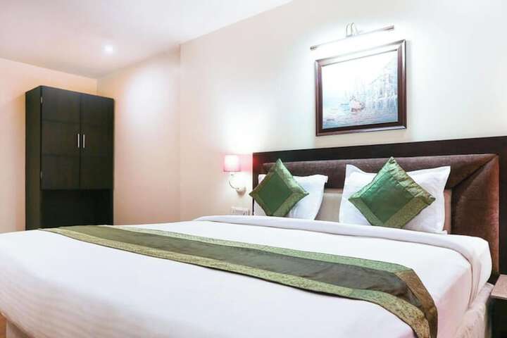 Hotel Fair-way in Near Railway Station